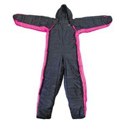 手足を自在に動かせる！アウトドアの新時代。「人型寝袋」