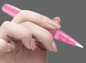 自分自身のまつ毛を育てて、魅力的な目元を演出